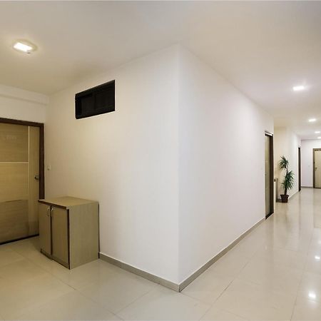 Oyo Hotel D Veeray Ahmedabad Exterior photo